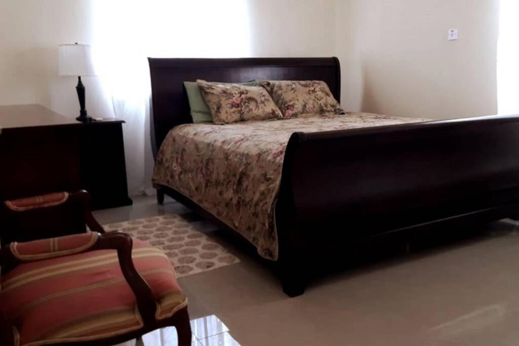 Bing'S Home Away From Home Ocho Rios Exterior foto