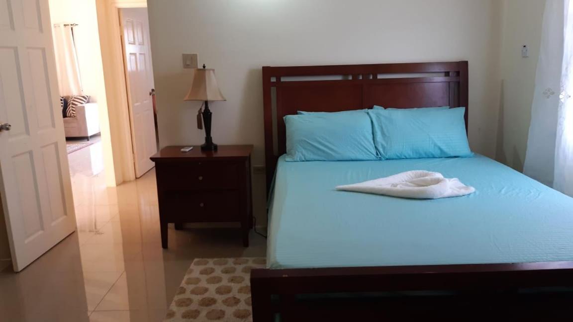 Bing'S Home Away From Home Ocho Rios Exterior foto